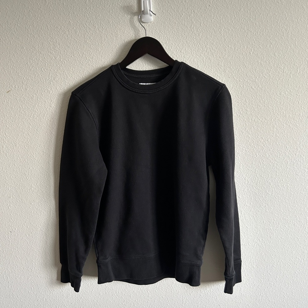 Amazon Essentials Men's Black Crewneck Sweatshirt
